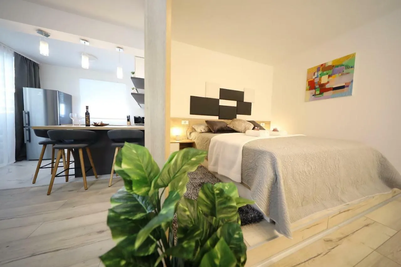 Sens Apartments Задар
